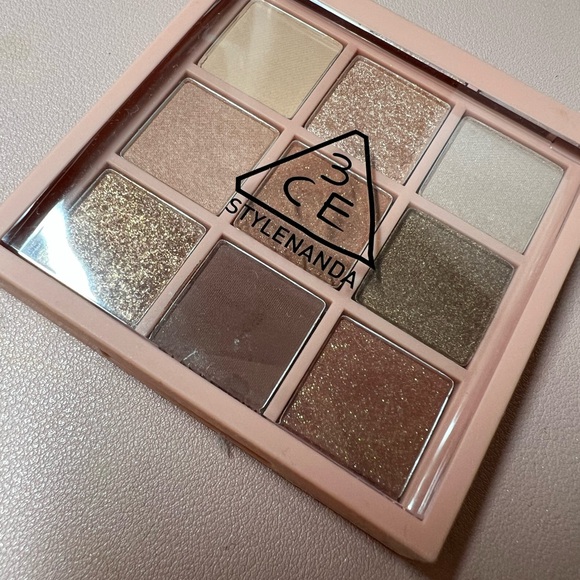 3ce Multi Eye Colour Palette in Overtake - Picture 4 of 4